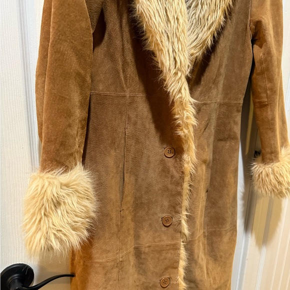 Women's Faux Fur Trimmed Suede Coat - Picture 3 of 6
